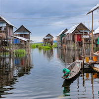 Prive boot Nyaung Shwe jetty naar Hotel op het Inle Lake 